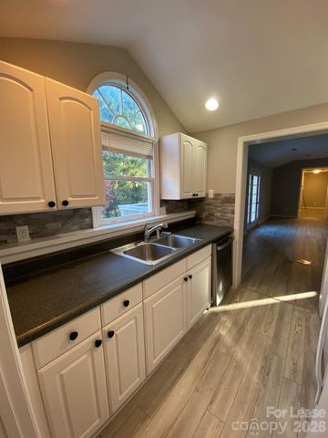 4415 Garris Road, Charlotte, NC 28209