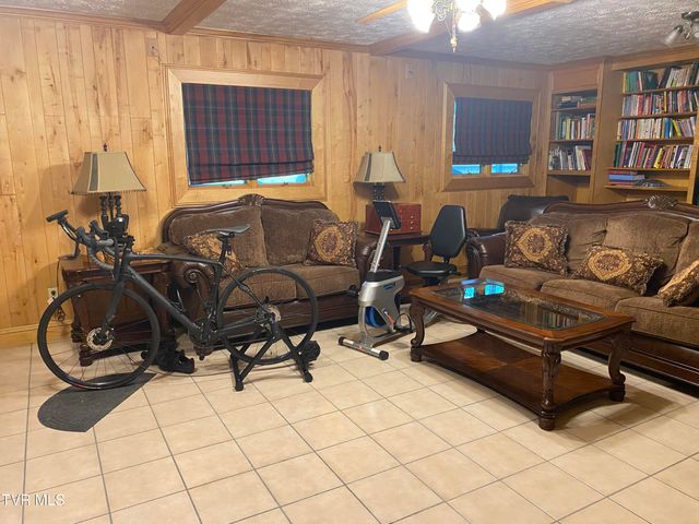 203 Oak Lane, Johnson City, TN 37604