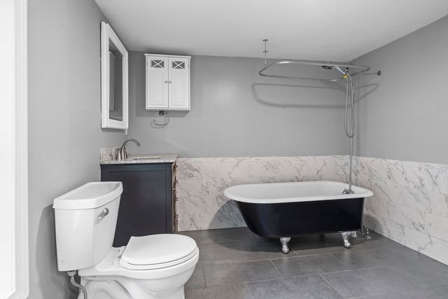 2 Princeton Rd, Sterling, MA 01564