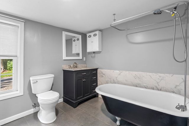 2 Princeton Rd, Sterling, MA 01564
