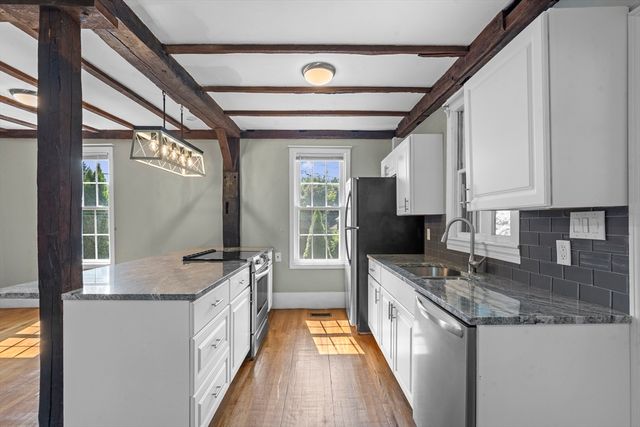 2 Princeton Rd, Sterling, MA 01564