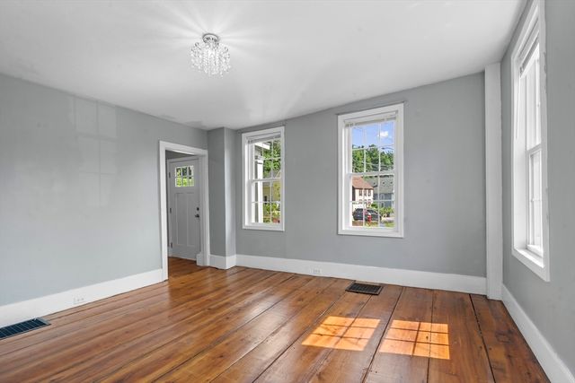 2 Princeton Rd, Sterling, MA 01564