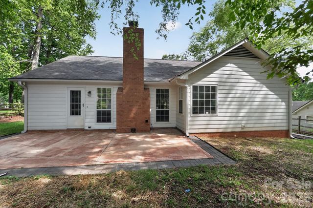 1545 Bear Mountain Road, Charlotte, NC 28214