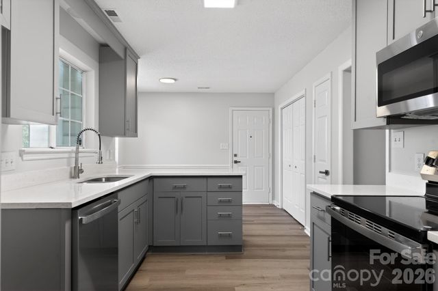 1545 Bear Mountain Road, Charlotte, NC 28214