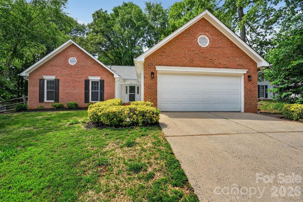1545 Bear Mountain Road, Charlotte, NC 28214