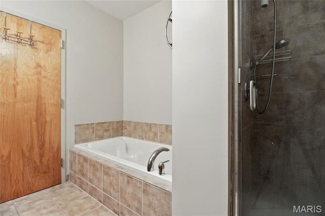 1627 Locust Street 202, St Louis, MO 63103