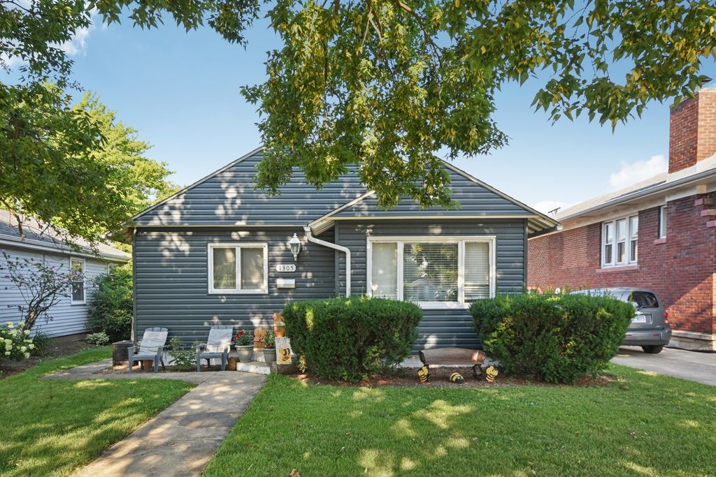 1305 N Raynor Avenue, Joliet, IL 60435