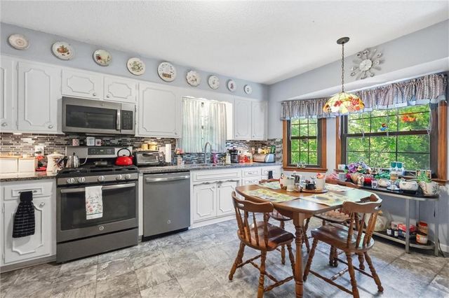 8828 Waverly Avenue, Kansas City, KS 66109