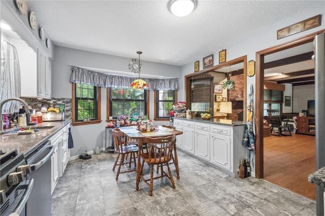 8828 Waverly Avenue, Kansas City, KS 66109