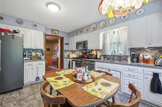 8828 Waverly Avenue, Kansas City, KS 66109