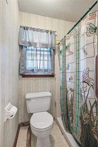 8828 Waverly Avenue, Kansas City, KS 66109