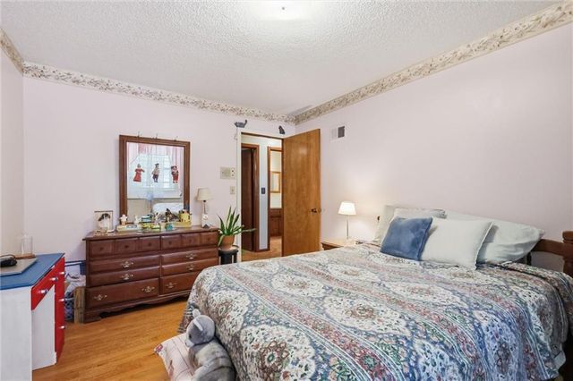 8828 Waverly Avenue, Kansas City, KS 66109
