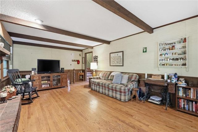 8828 Waverly Avenue, Kansas City, KS 66109