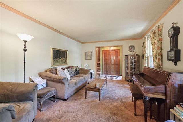 8828 Waverly Avenue, Kansas City, KS 66109