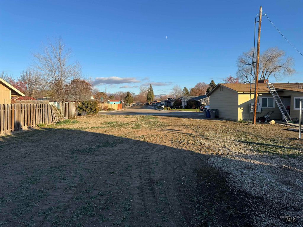 3435 N Jullion St, Boise, ID 83704