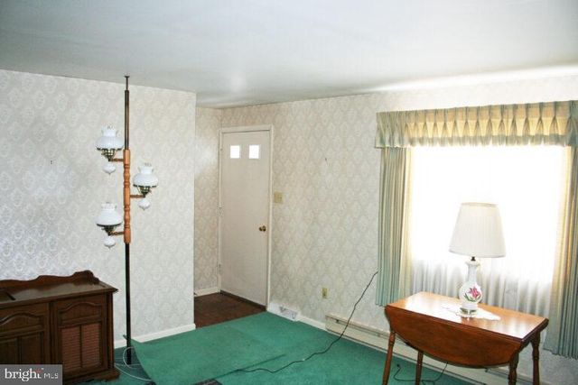 2049 ROBIN DR, Manheim, PA 17545