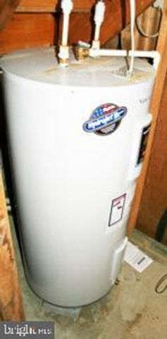 2049 ROBIN DR, Manheim, PA 17545