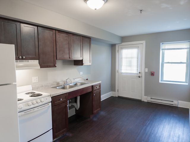 113 N Hickory Street A, Joliet, IL 60435