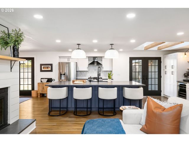 9942 Sw 52ND Ave, Portland, OR 97219