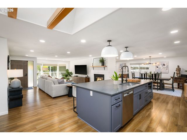 9942 Sw 52ND Ave, Portland, OR 97219