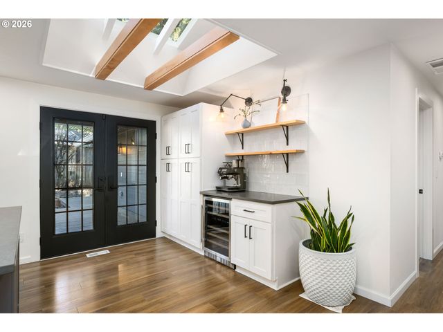 9942 Sw 52ND Ave, Portland, OR 97219