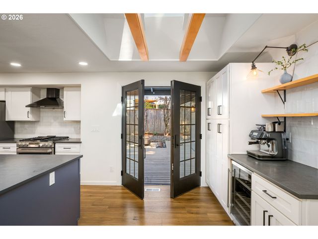 9942 Sw 52ND Ave, Portland, OR 97219