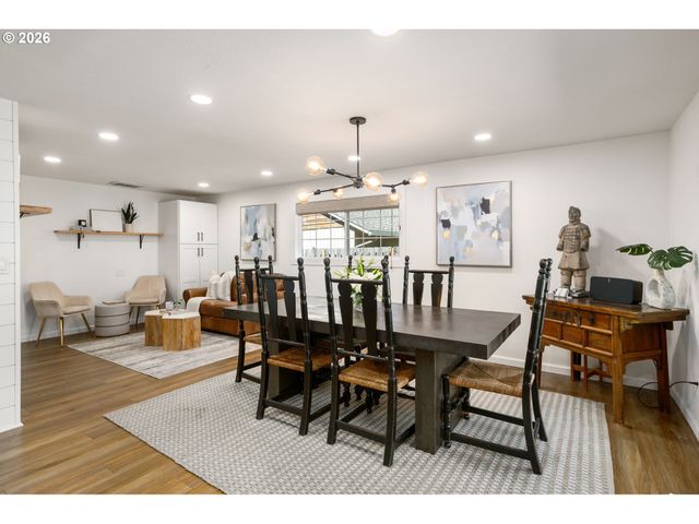 9942 Sw 52ND Ave, Portland, OR 97219