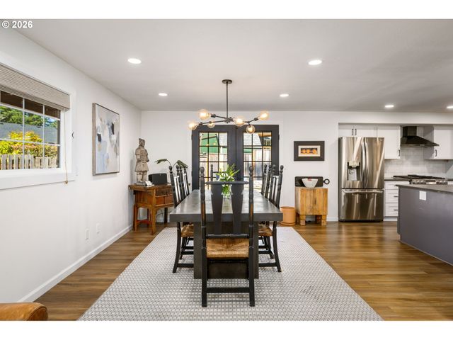 9942 Sw 52ND Ave, Portland, OR 97219