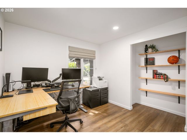 9942 Sw 52ND Ave, Portland, OR 97219