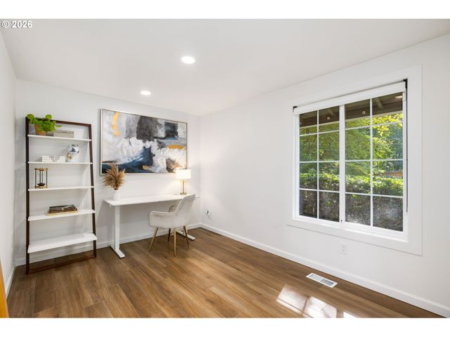 9942 Sw 52ND Ave, Portland, OR 97219