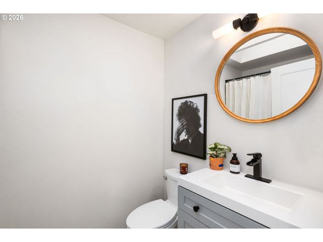 9942 Sw 52ND Ave, Portland, OR 97219