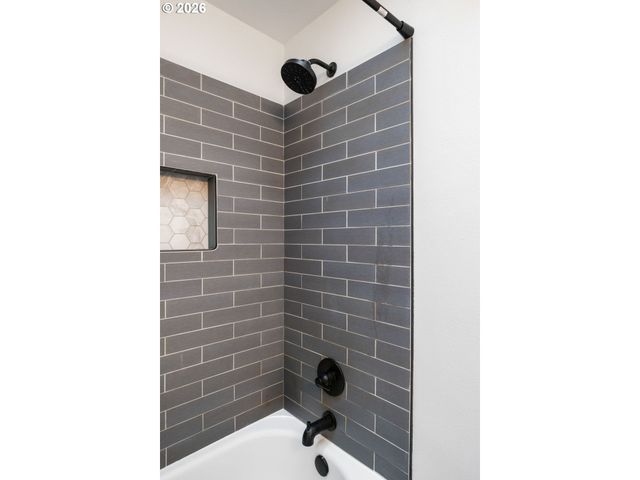 9942 Sw 52ND Ave, Portland, OR 97219