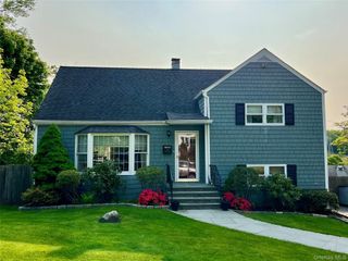 8 Montrose Road, Yonkers, NY 10710