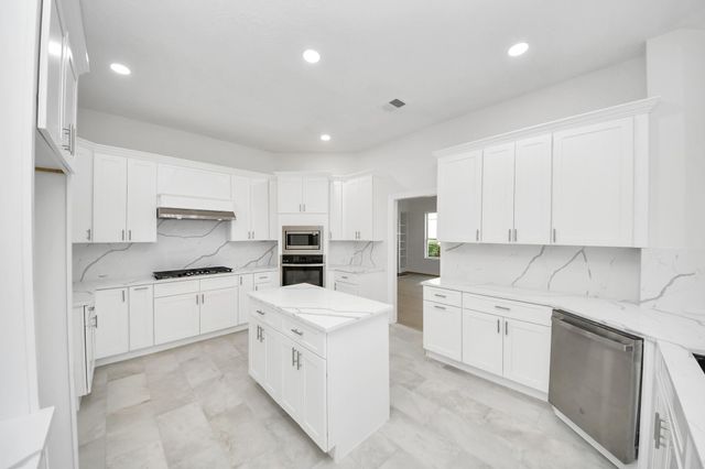 5654 Grand Floral Boulevard, Houston, TX 77041