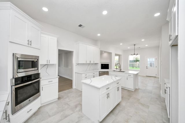 5654 Grand Floral Boulevard, Houston, TX 77041