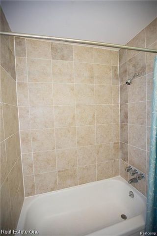 2420 Parmenter Boulevard 210, Royal Oak, MI 48073