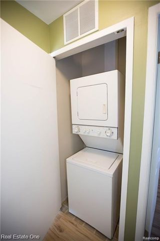 2420 Parmenter Boulevard 210, Royal Oak, MI 48073