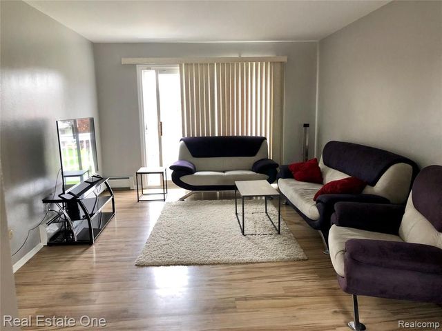 2420 Parmenter Boulevard 210, Royal Oak, MI 48073