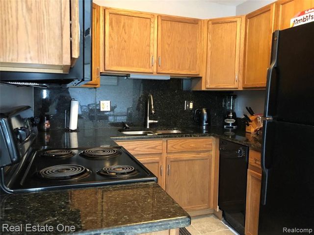 2420 Parmenter Boulevard 210, Royal Oak, MI 48073