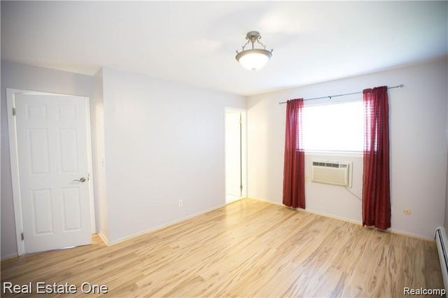 2420 Parmenter Boulevard 210, Royal Oak, MI 48073
