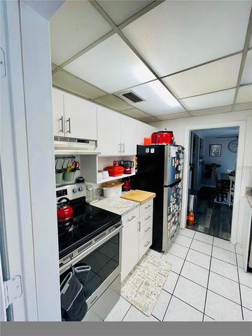 2419 WELLS AVENUE, Sarasota, FL 34232