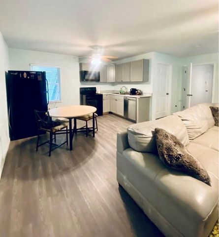 2419 WELLS AVENUE, Sarasota, FL 34232