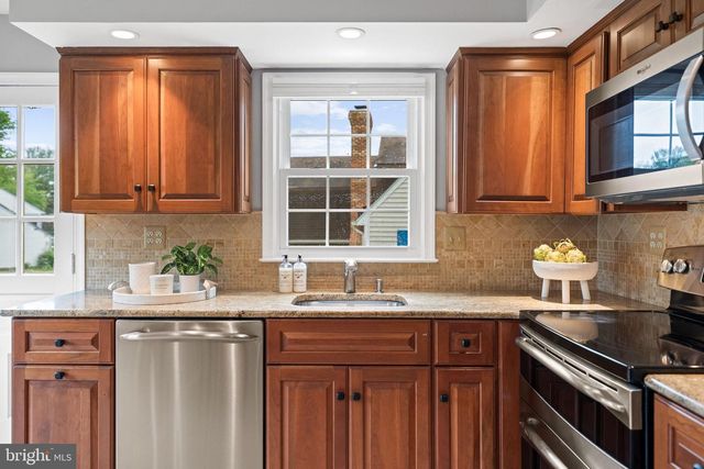 10028 DELLCASTLE, Gaithersburg, MD 20886
