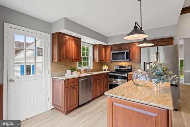 10028 DELLCASTLE, Gaithersburg, MD 20886