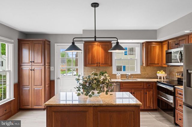 10028 DELLCASTLE, Gaithersburg, MD 20886