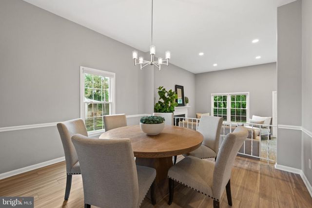 10028 DELLCASTLE, Gaithersburg, MD 20886