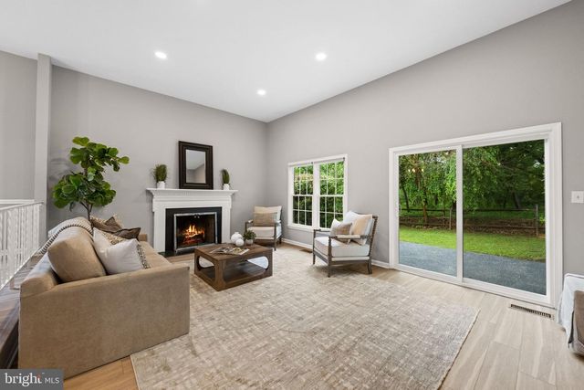 10028 DELLCASTLE, Gaithersburg, MD 20886
