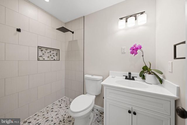 10028 DELLCASTLE, Gaithersburg, MD 20886