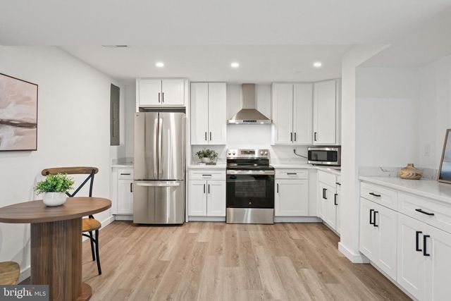 10028 DELLCASTLE, Gaithersburg, MD 20886