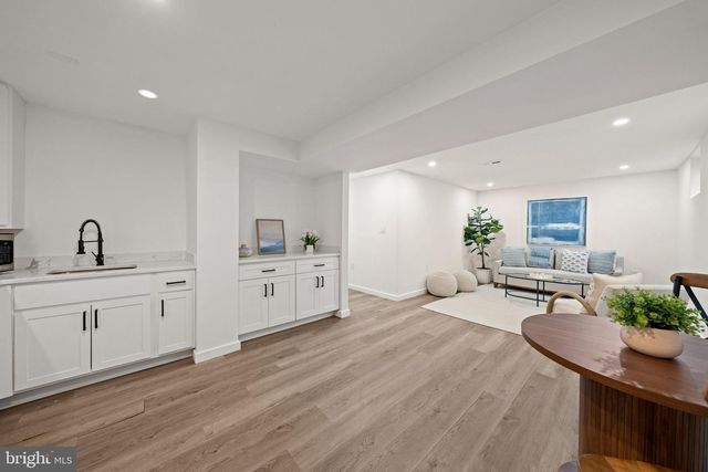 10028 DELLCASTLE, Gaithersburg, MD 20886